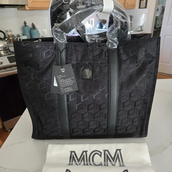 NWT MCM Klassik Tote in Cubic Jacquard Nylon - Picture 2 of 10